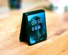 Both chic and flexible: The Motorola Razr 60 Ultra. (Image source: Florian Schmitt/Notebookcheck)